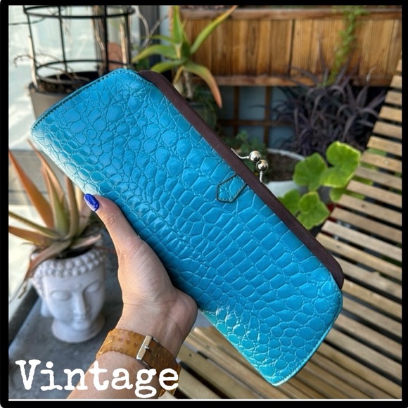 Vintage Mock Crock Embossed Faux Leather Teal Clutch Purse with Pink Lining